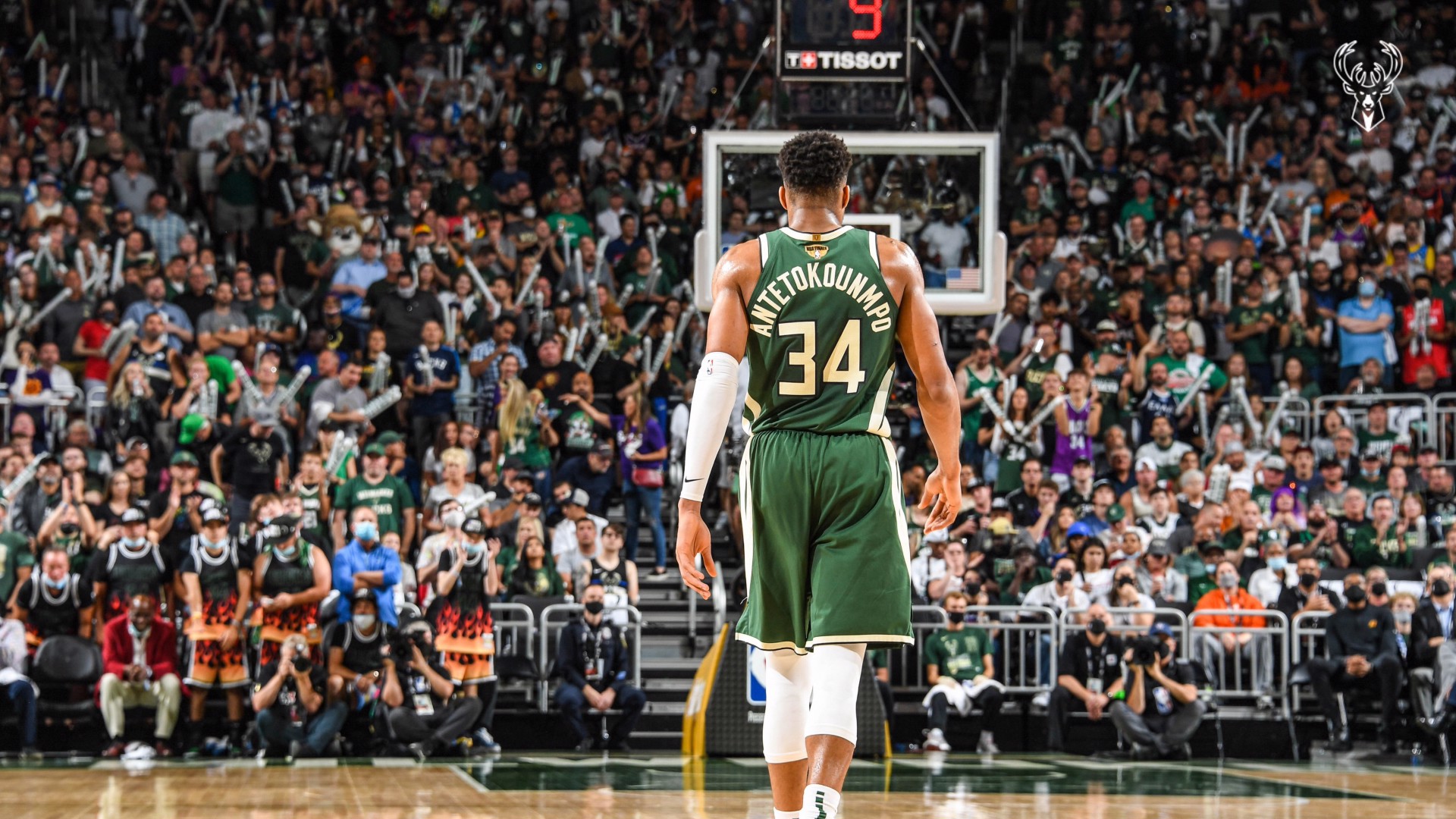 Bucks pes etmedi