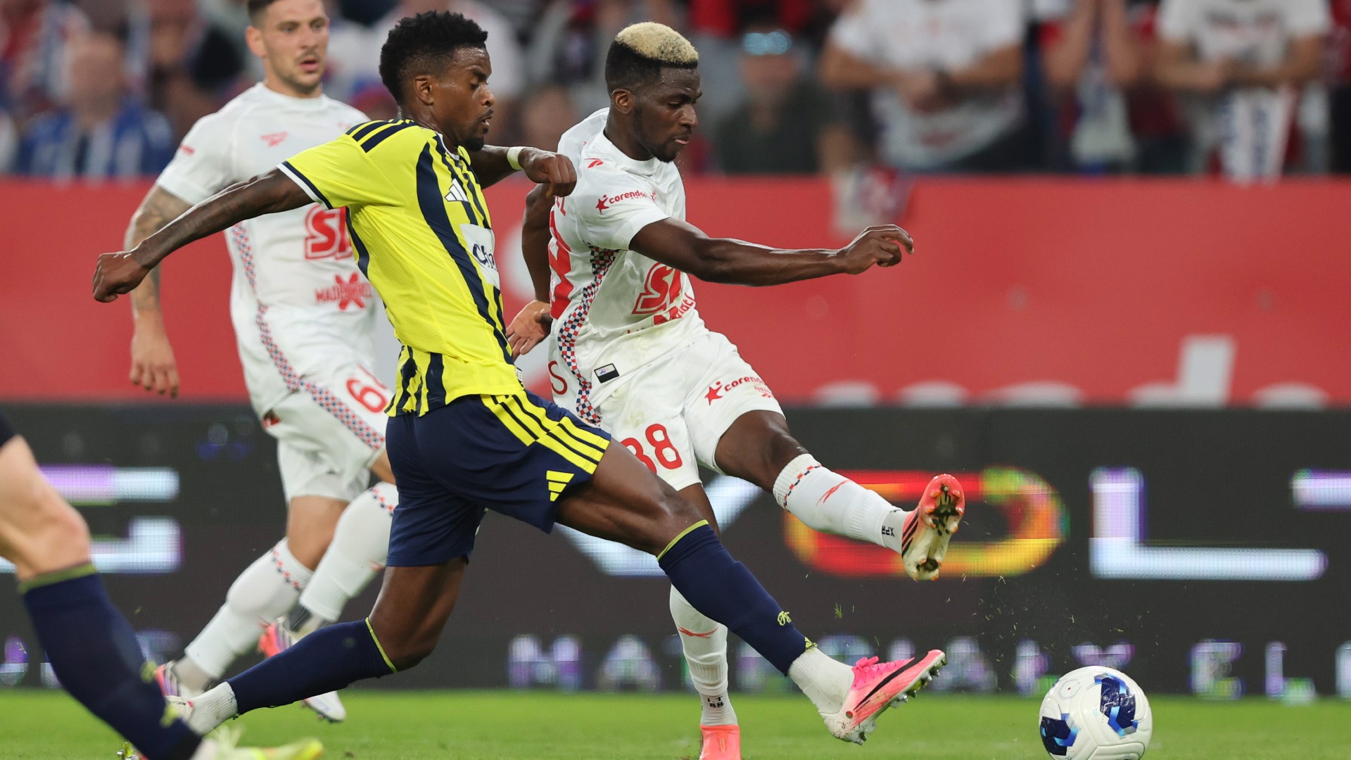 Fenerbahçe 3. eleme turuna yükseldi