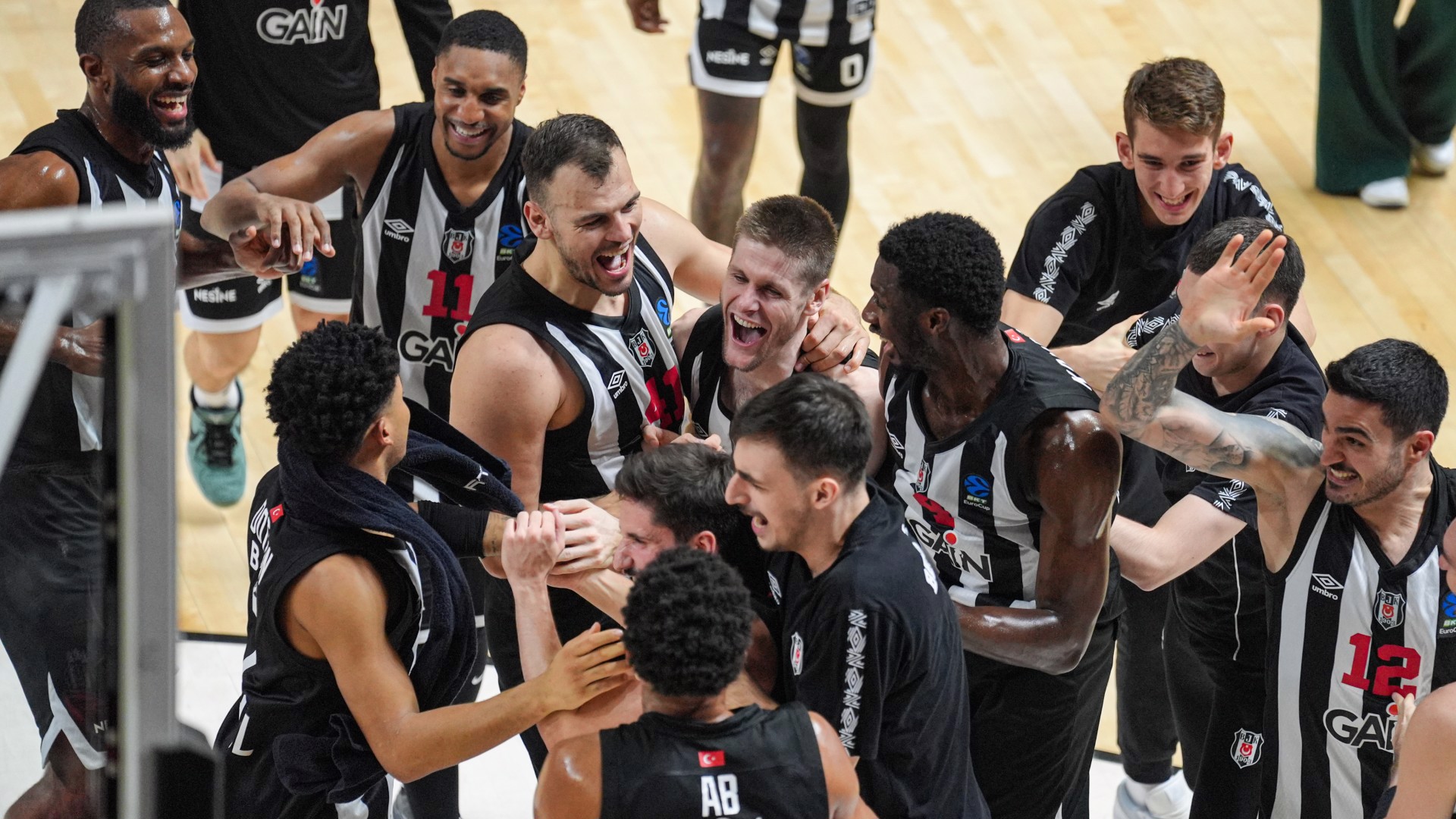 Beşiktaş, potada yüksekten uçuyor