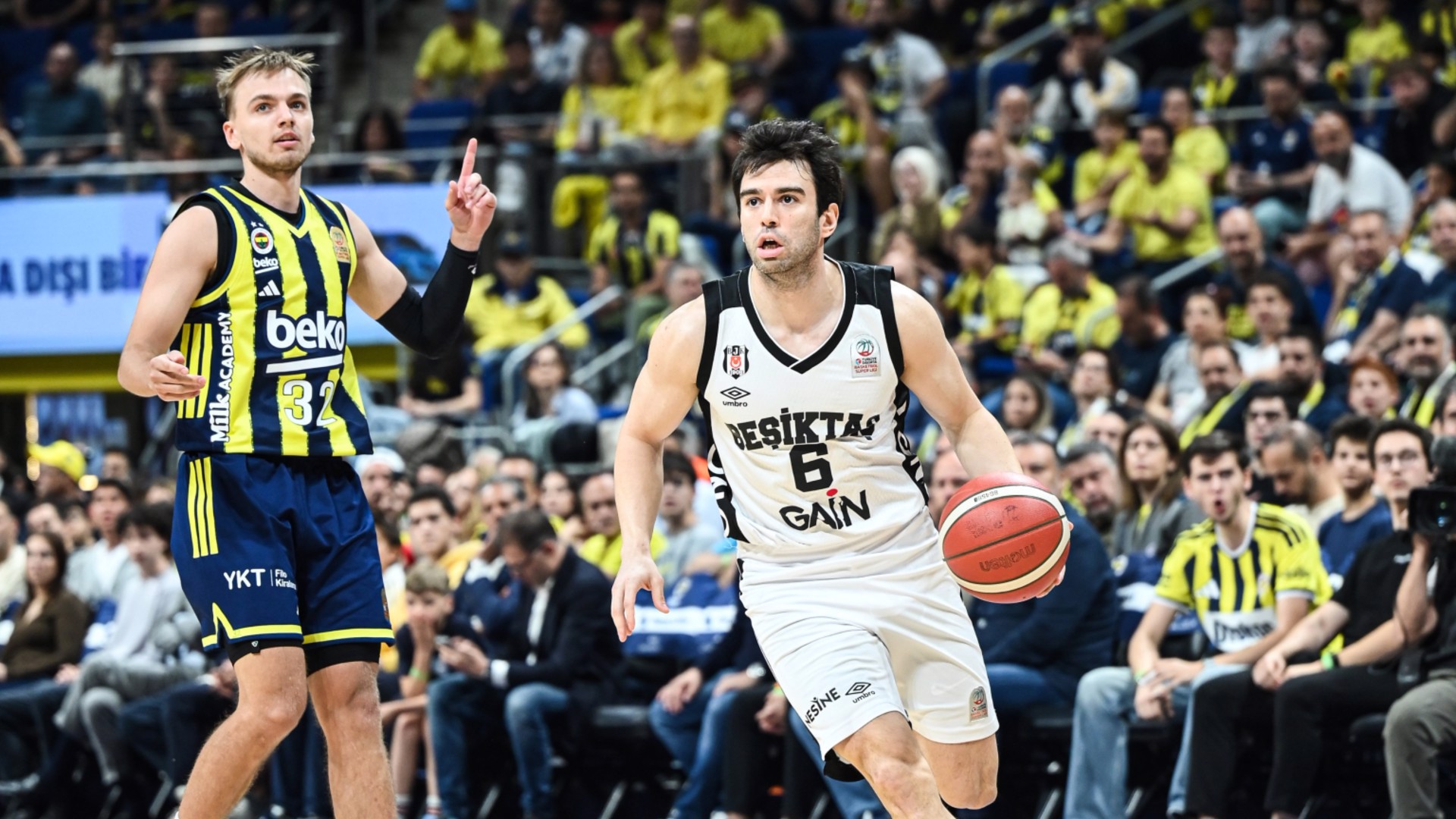 Final serisinde ikinci maç