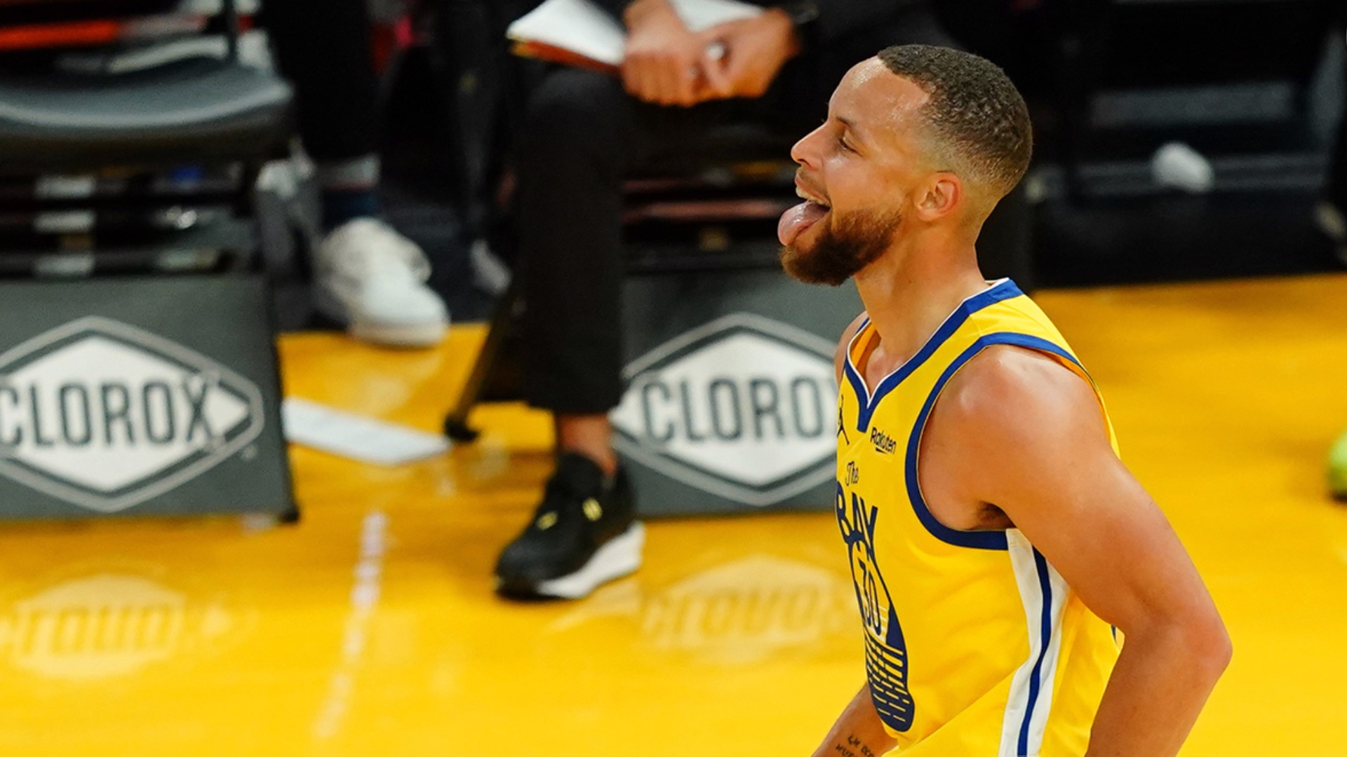 Curry’ye dört yıl için 215 milyon dolar!