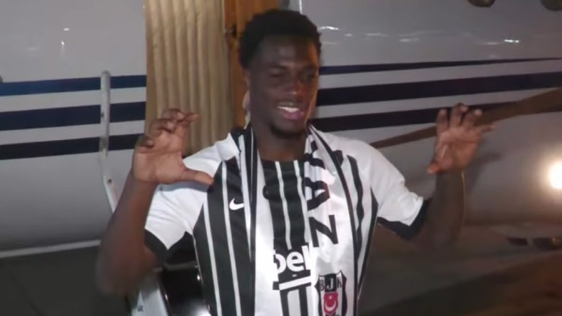 Poku, Beşiktaş için İstanbul'da