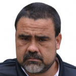 L. González